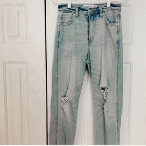 Abercrombie & Fitch Girlfriend Jeans